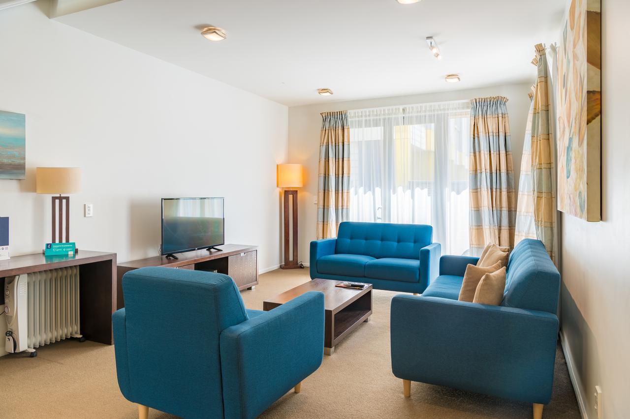 Boulcott Suites Wellington Luaran gambar A living room in a serviced apartment in Prague, Czech Republic